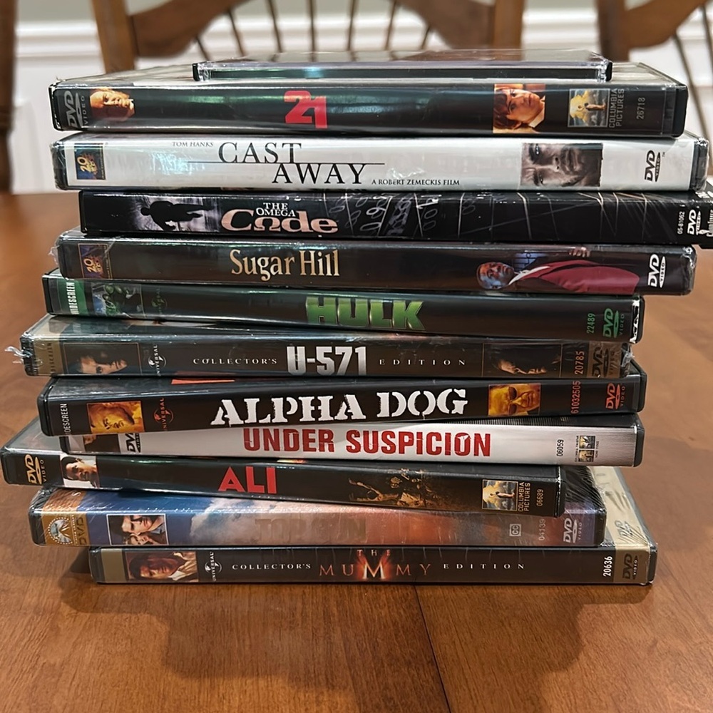 Lot of 12 DVD Movies for adult like top gun cast away 21 sugar hill HULK​